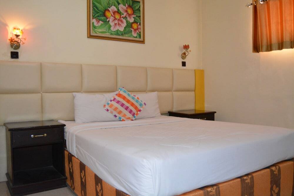 Понорого: Hotel Juanda