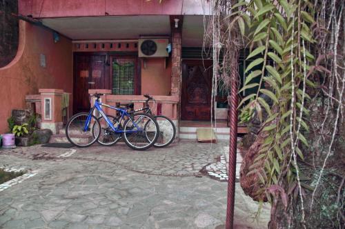 Депок: Budarno Homestay