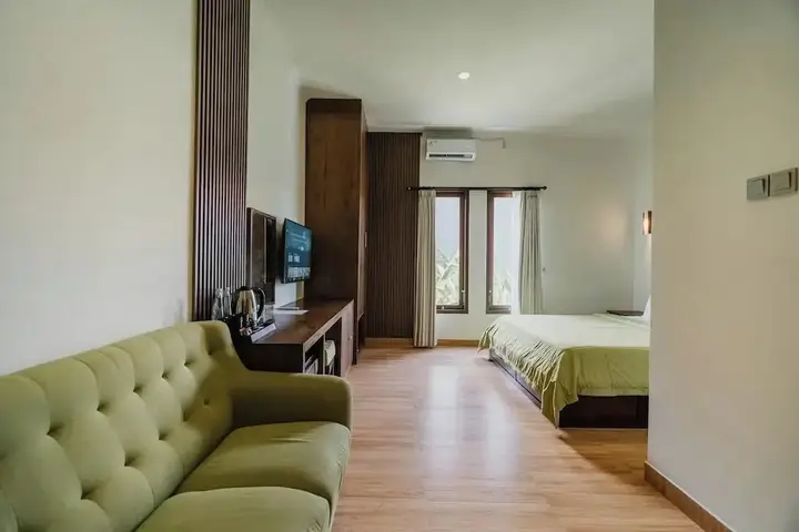 Кута: You Suite Seminyak