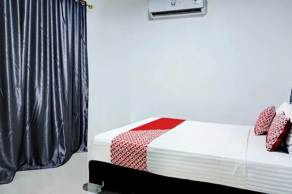 Паданг: OYO 362 Hotel Siti Nurbaya Syariah