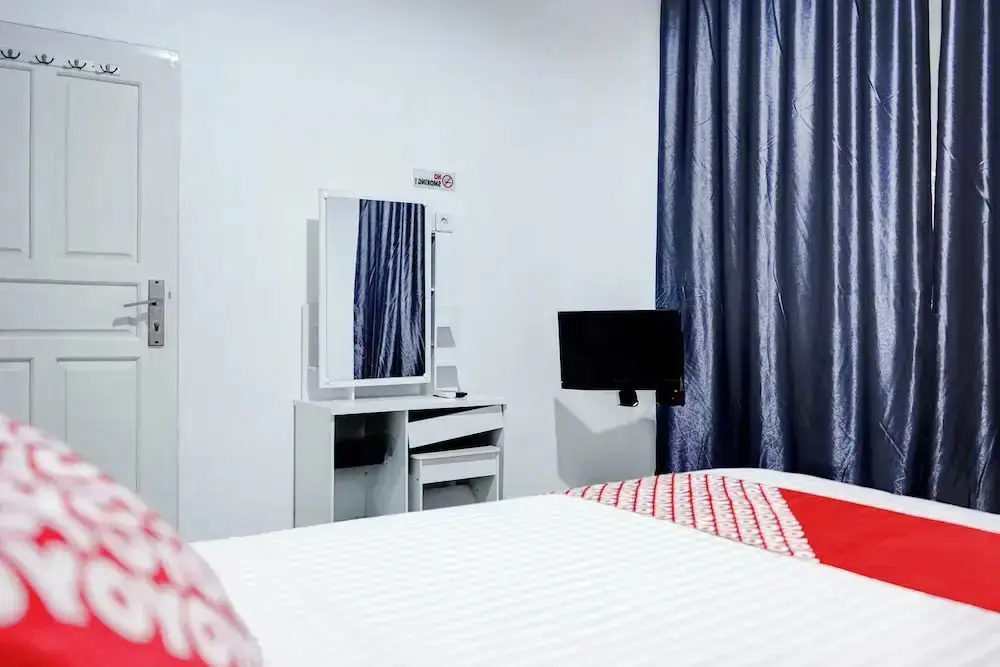 Паданг: OYO 362 Hotel Siti Nurbaya Syariah