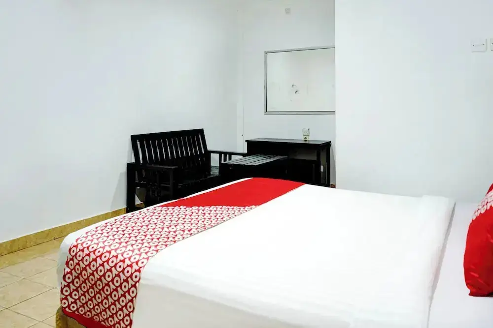Паданг: OYO 362 Hotel Siti Nurbaya Syariah