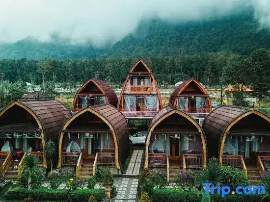 Батурити: The Polumb Garden Bedugul