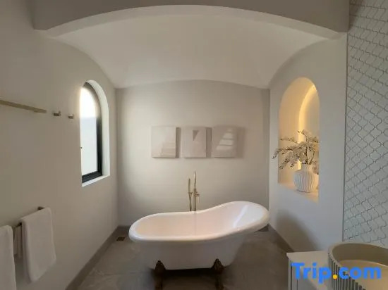 Чангу: 5 Bedrooms Luxury Villa Casa Contenta Canggu