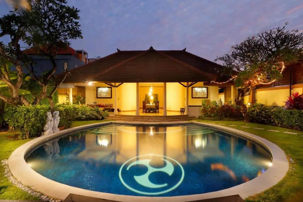 Кута: Heliconia Villa