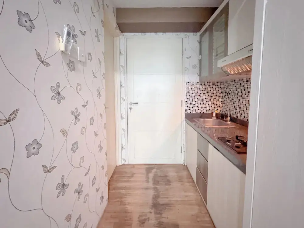 Сурабая: Comfortable Living And Good Place 1Br At Tanglin Supermall Mansion Apartment