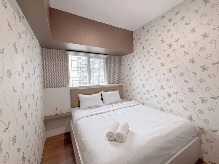 Сурабая: Comfortable Living And Good Place 1Br At Tanglin Supermall Mansion Apartment