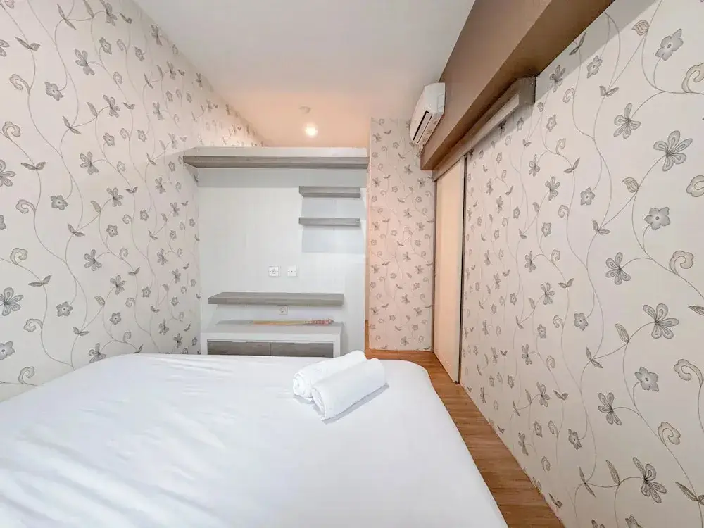 Сурабая: Comfortable Living And Good Place 1Br At Tanglin Supermall Mansion Apartment