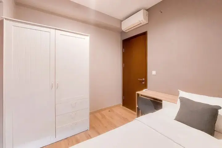 Legok: Nice And Modern 2Br Apartment At M-Town Signature