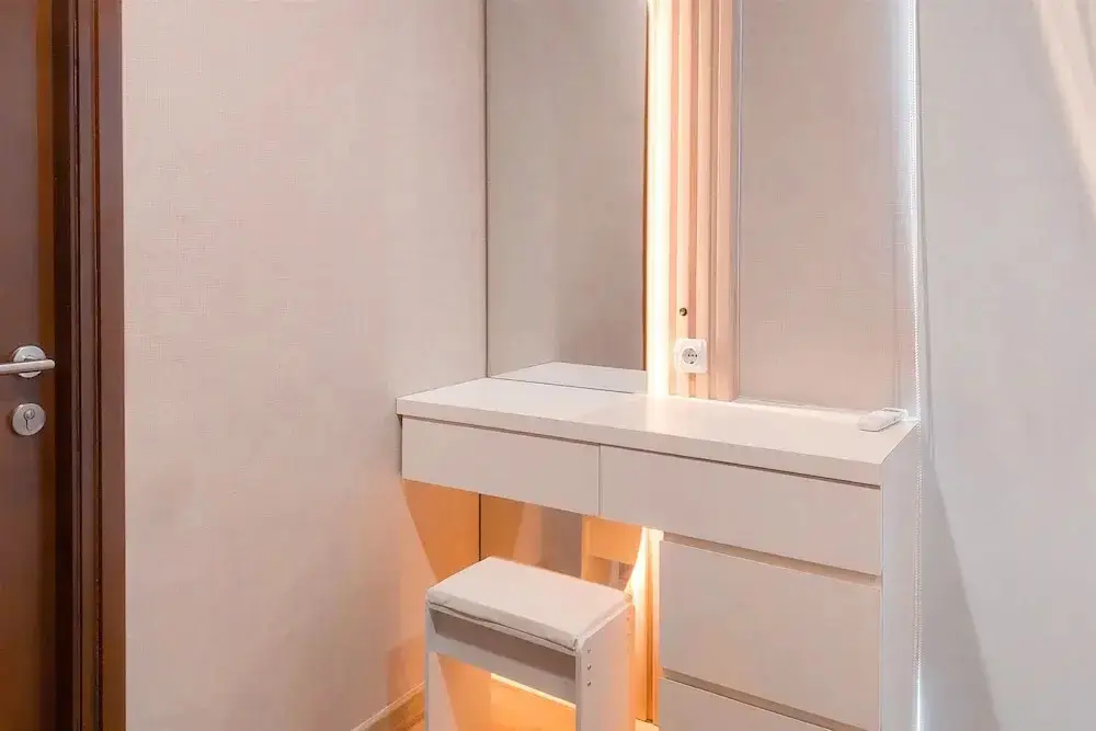 Legok: Nice And Modern 2Br Apartment At M-Town Signature