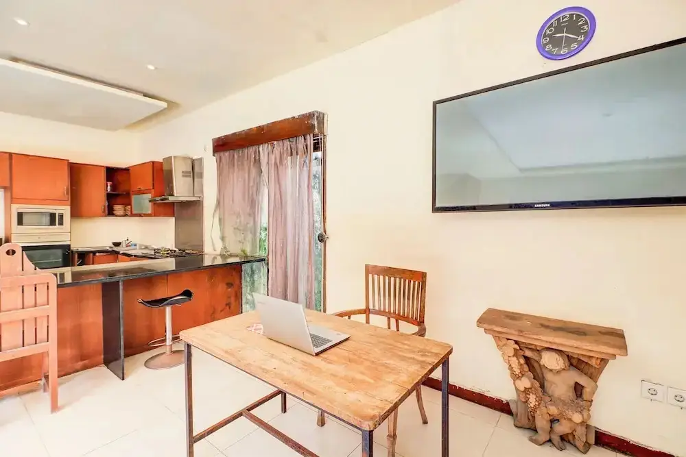 Денпасар: Capital O 94432 Putri Inn Homestay