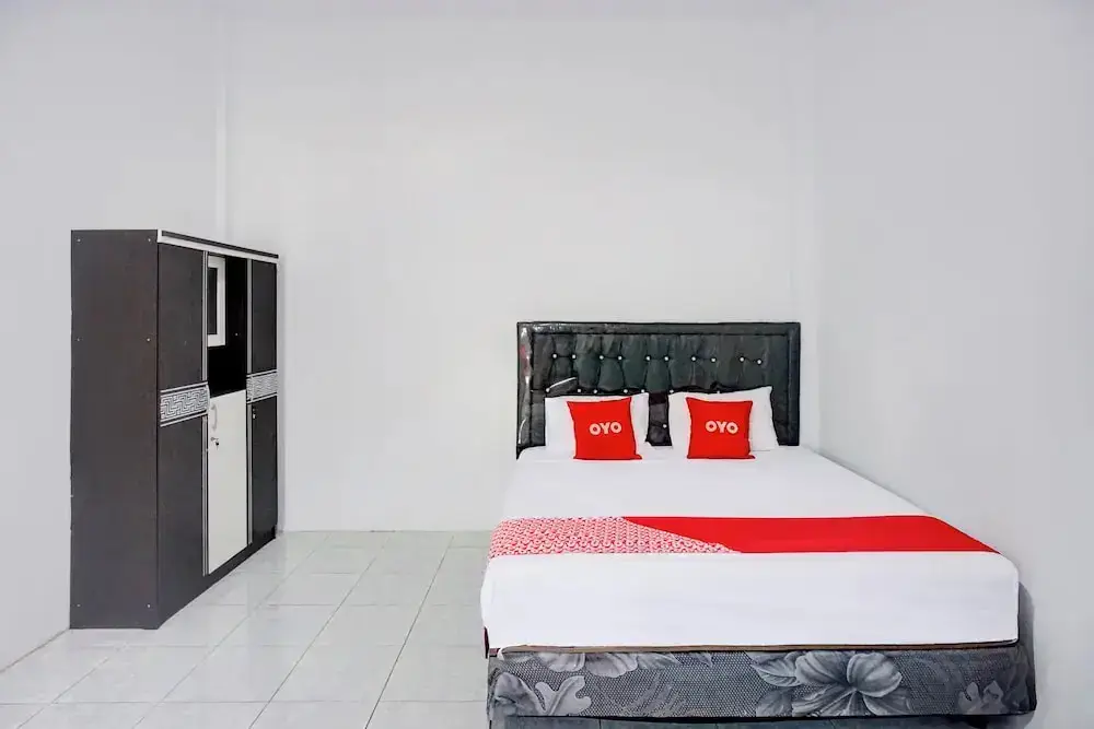 Медан: Hotel O Alhamra Guest House Near Mesjid Raya Al- Mashun