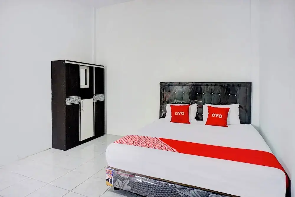 Медан: Hotel O Alhamra Guest House Near Mesjid Raya Al- Mashun