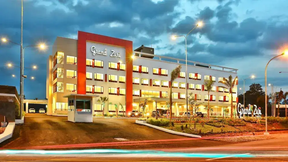 Лахат: Hotel Santika Lahat