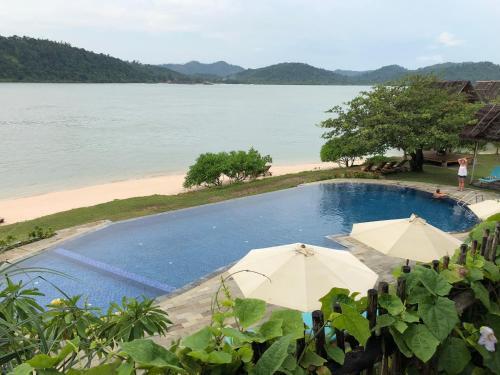 Суги: Telunas Private Island