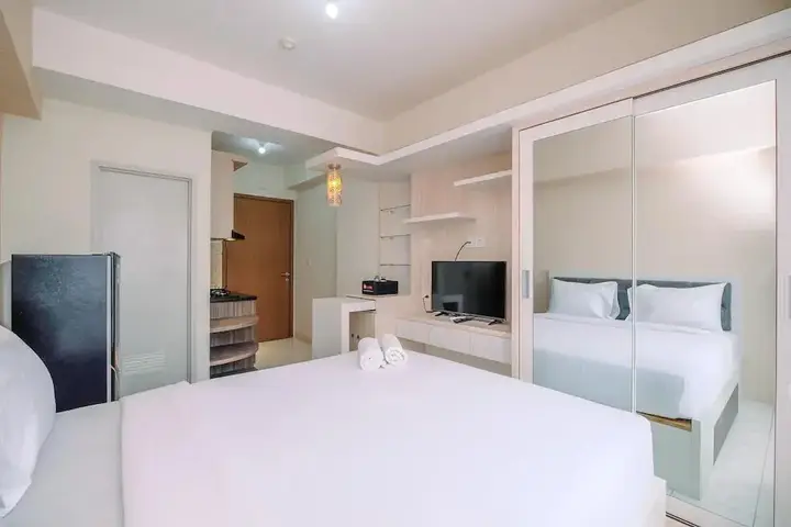 Читарингул: Well Designed and Comfy Studio at Podomoro Golf View Apartment