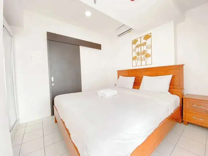 Бандунг: The Spacious 2BR at Grand Asia Afrika Apartment