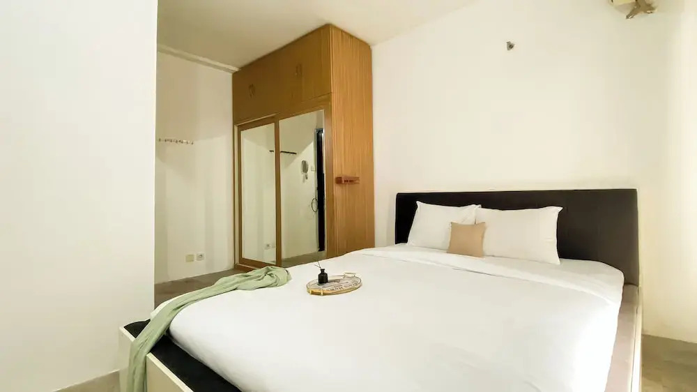 Джакарта: Comfortable and Simply 1BR Apartment Centro City