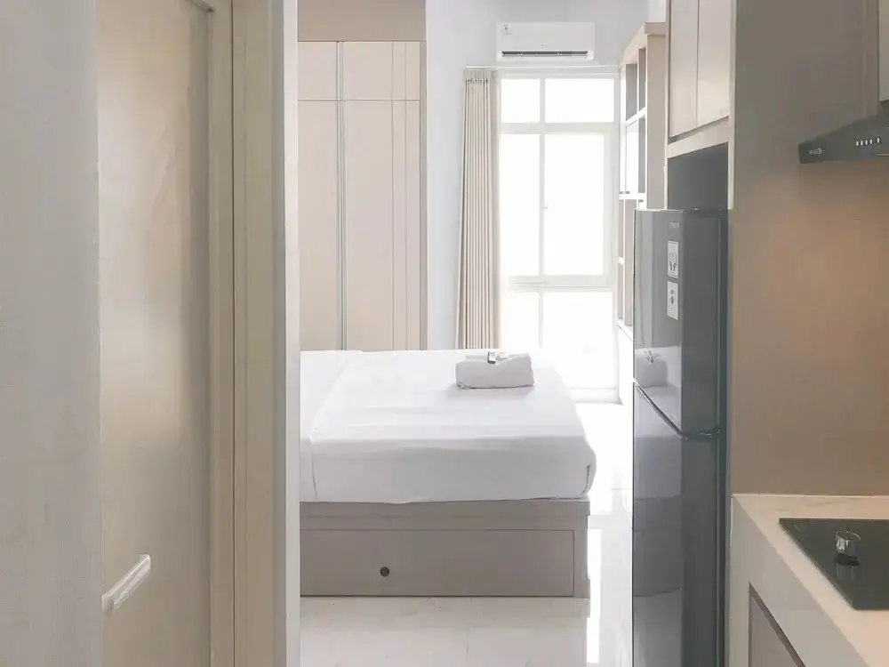 Сурабая: Modern Studio at Bale Hinggil Apartment