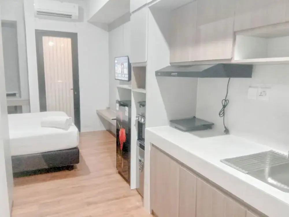 Макассар: The Trendy Terrace Studio at Delft Ciputra Makassar Apartment
