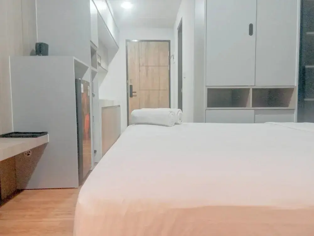 Макассар: The Trendy Terrace Studio at Delft Ciputra Makassar Apartment