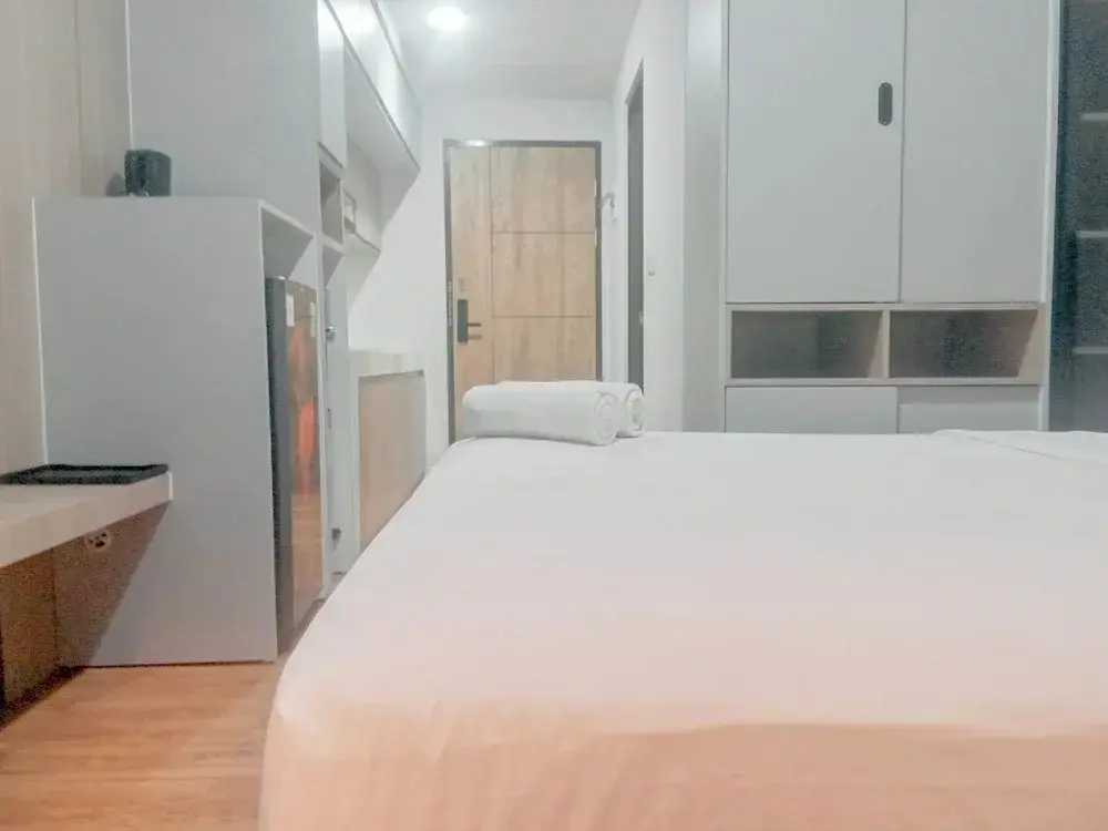 Макассар: The Trendy Terrace Studio at Delft Ciputra Makassar Apartment