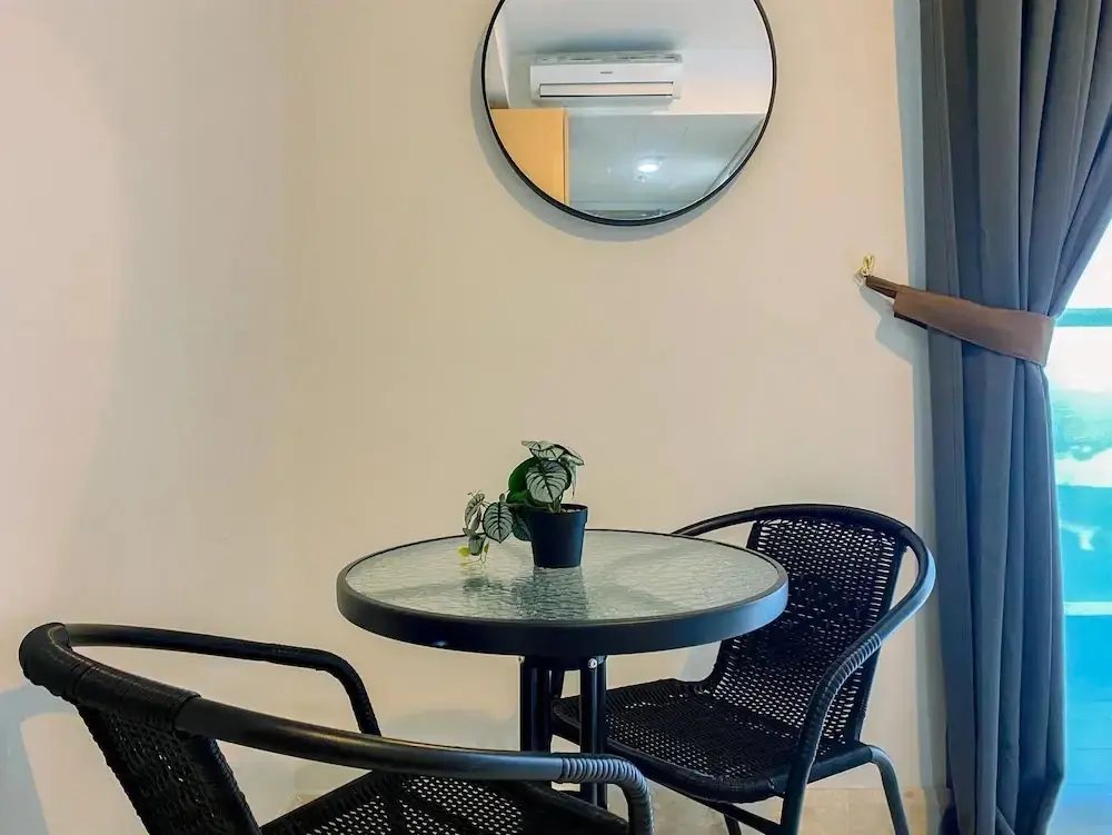 Джакарта: Best View and Comfy Studio at Gold Coast Apartment