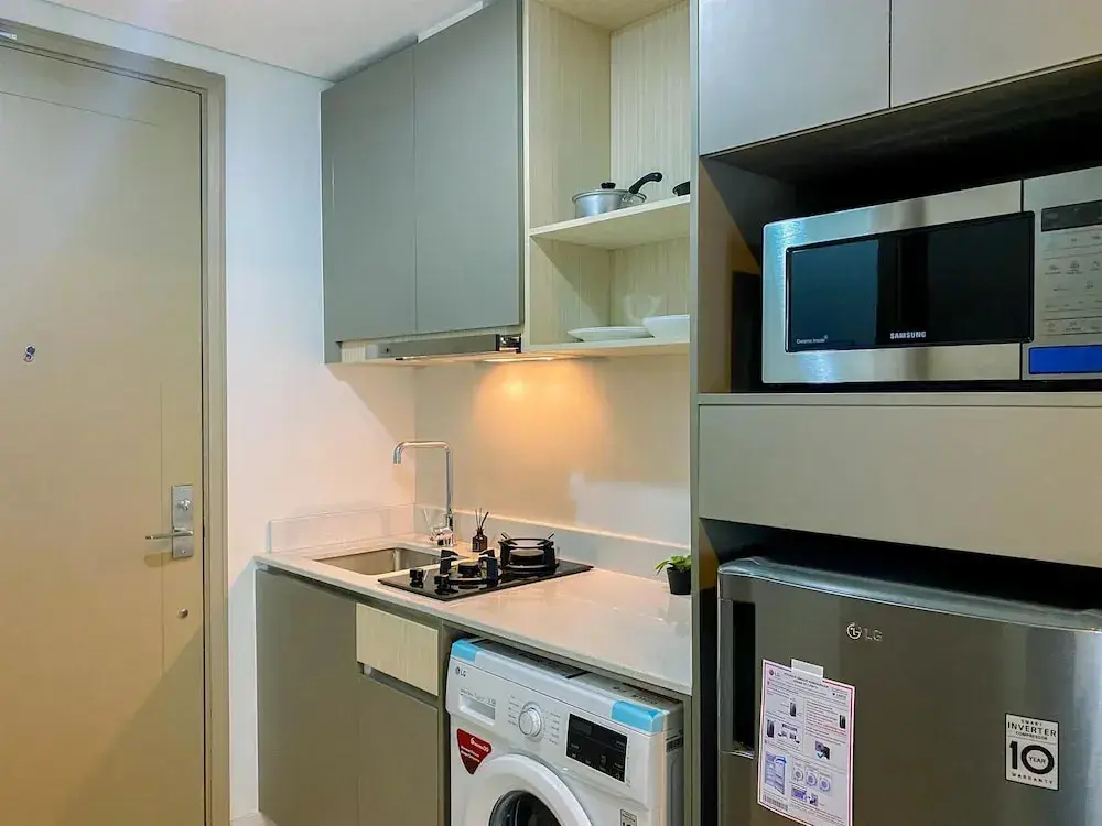 Джакарта: Best View and Comfy Studio at Gold Coast Apartment