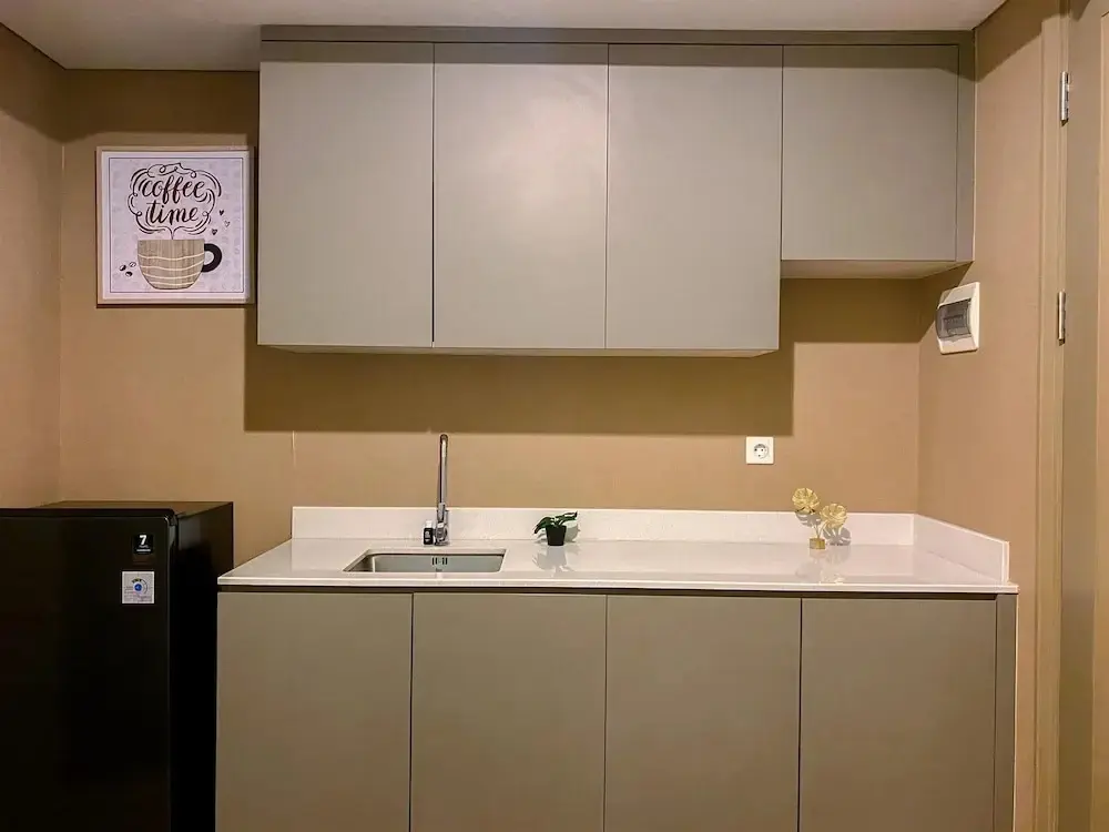 Джакарта: Great Location and Tranquil 1BR at Gold Coast PIK Apartment