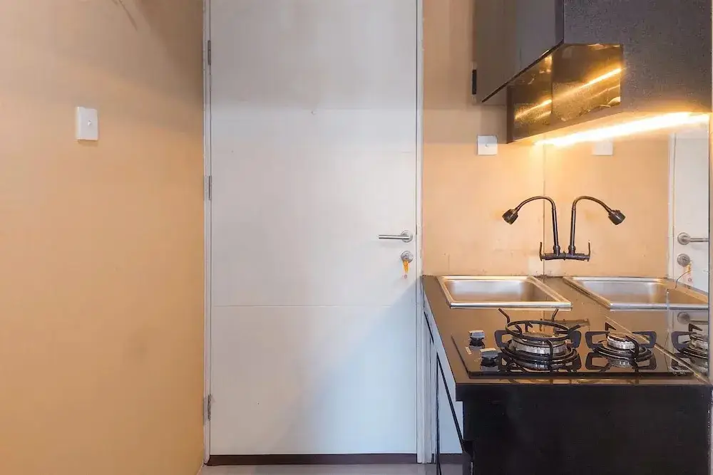 Южный Тангеранг: Comfy Studio Apartment at Urbantown Serpong