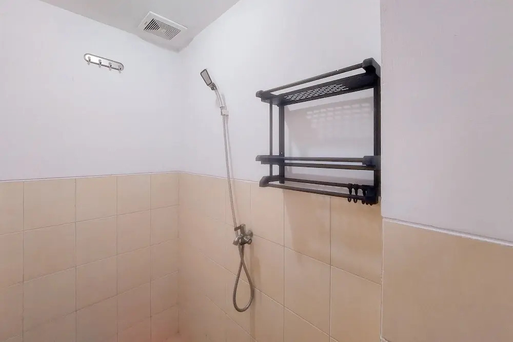 Южный Тангеранг: Comfy Studio Apartment at Urbantown Serpong