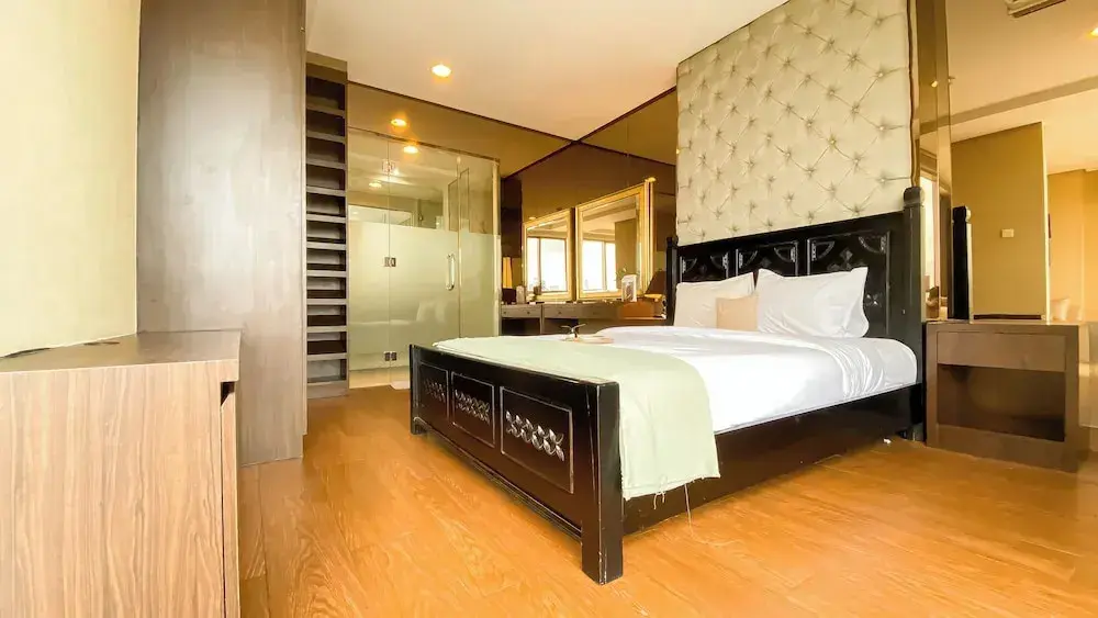 Джакарта: Elegant and Spacious Studio at Kemang Mansion Apartment