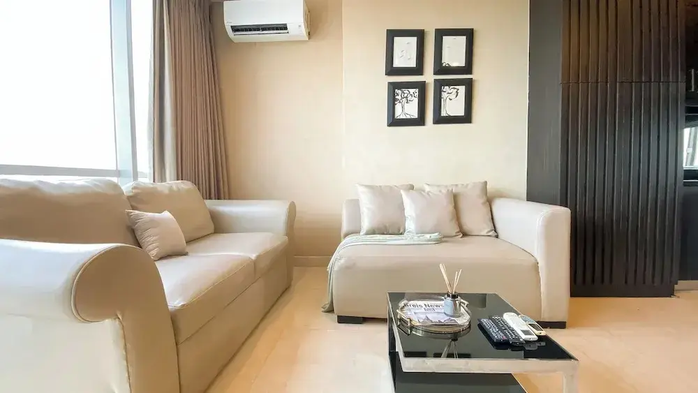 Джакарта: Elegant and Spacious Studio at Kemang Mansion Apartment