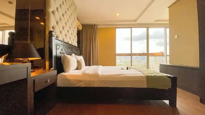 Джакарта: Elegant and Spacious Studio at Kemang Mansion Apartment