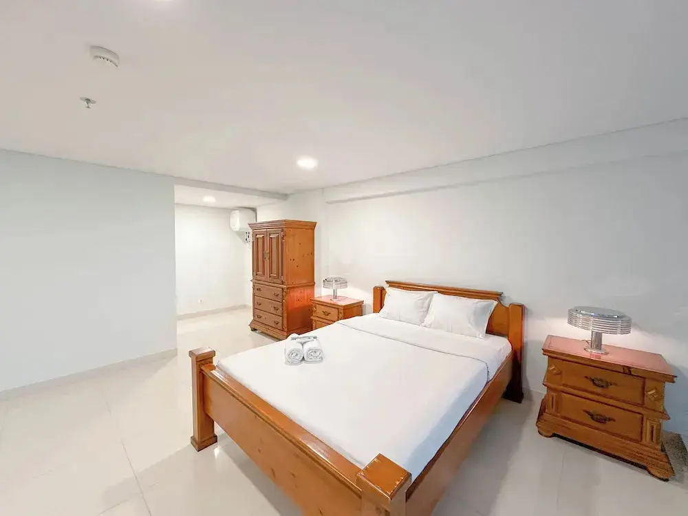Сурабая: Spacious and Modern Studio SOHO Apartment at VieLoft SOHO and SKY Residence