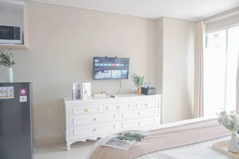 Сукарайя: Homey Living and Well Designed Studio Room at Royal Sentul Park Apartment