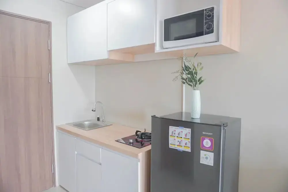 Сукарайя: Homey Living and Well Designed Studio Room at Royal Sentul Park Apartment