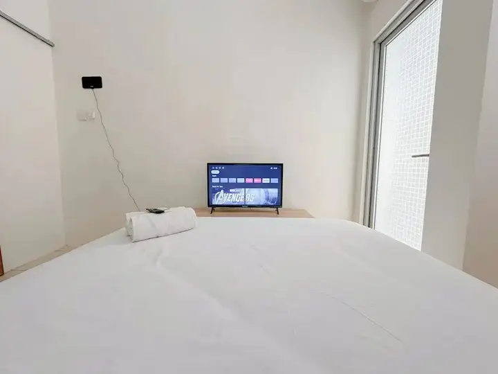 Сурабая: Modern Studio and Chic at Pavilion Permata Apartment