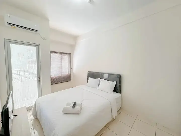 Сурабая: Modern Studio and Chic at Pavilion Permata Apartment