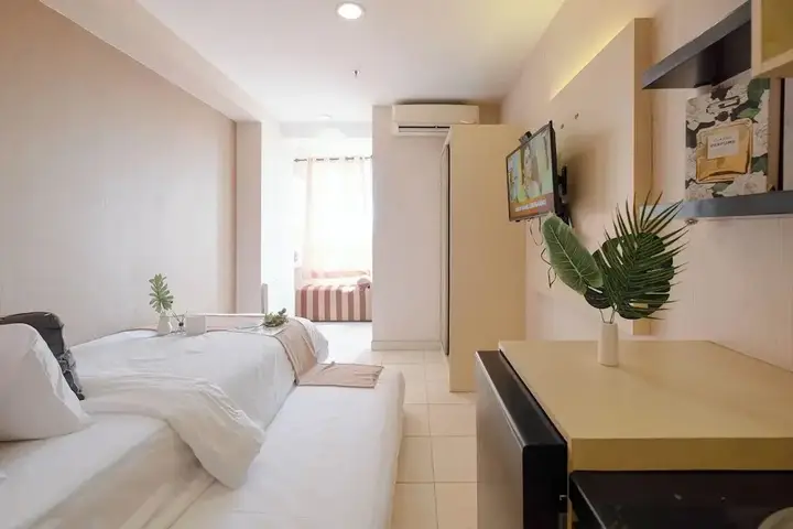 Депок: Good Deal and Comfy Studio Apartment at Cinere Bellevue Suites