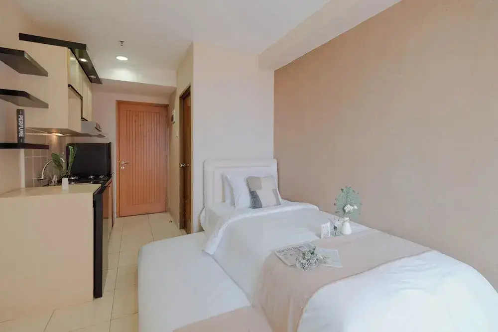 Депок: Good Deal and Comfy Studio Apartment at Cinere Bellevue Suites