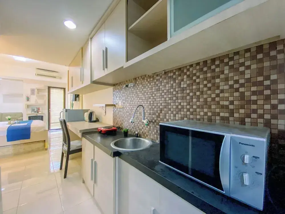 Джакарта: Strategic and Homey Studio at Tamansari Sudirman Apartment