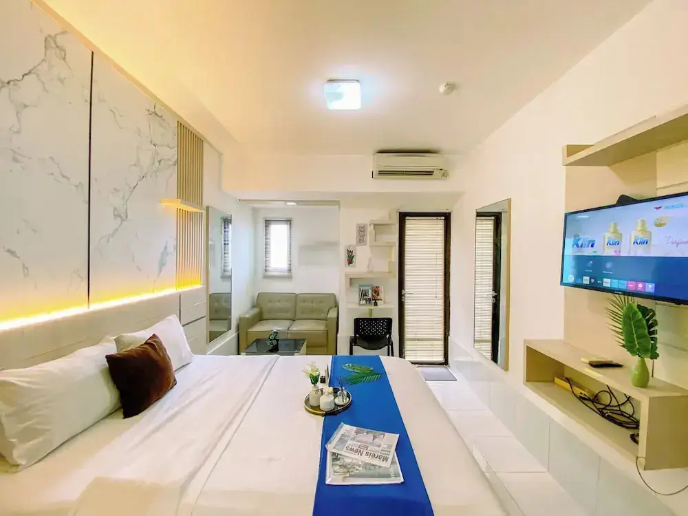Джакарта: Strategic and Homey Studio at Tamansari Sudirman Apartment