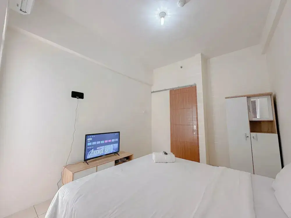 Сурабая: Minimalist and Cozy Studio Pavilion Permata Apartment