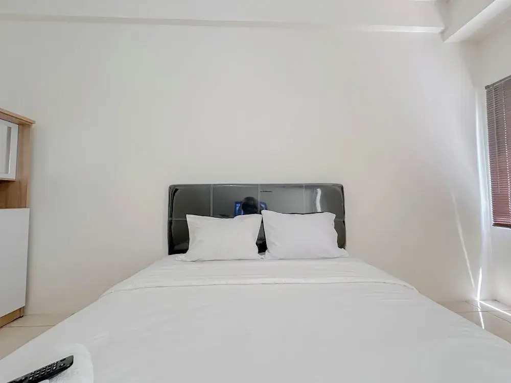 Сурабая: Minimalist and Cozy Studio Pavilion Permata Apartment