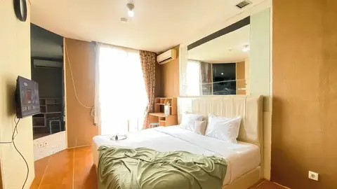Cozy and Minimalist Studio Apartment Mangga Dua — фото 1