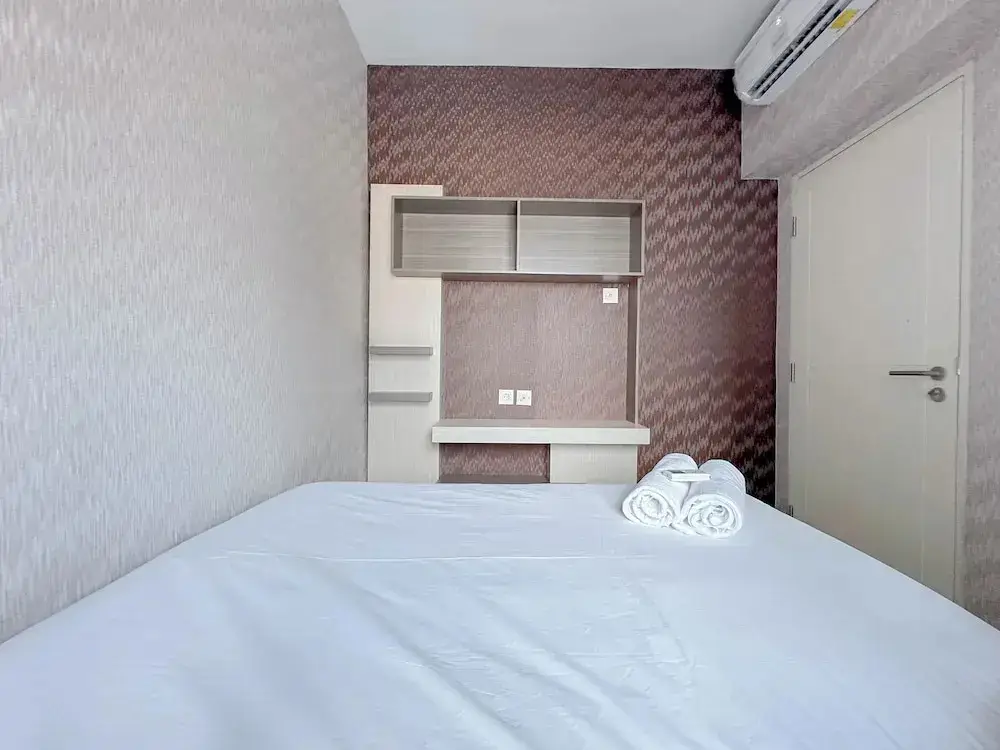 Сурабая: Cozy Stay 2BR at Tanglin Supermall Mansion Apartment