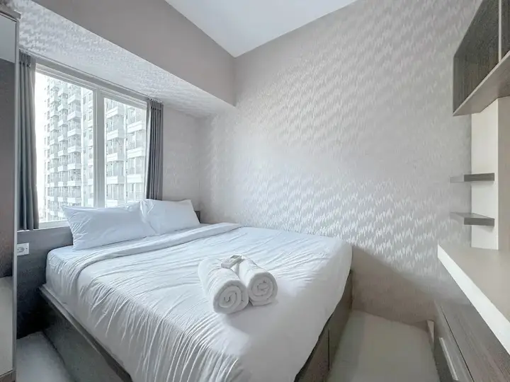 Сурабая: Cozy Stay 2BR at Tanglin Supermall Mansion Apartment