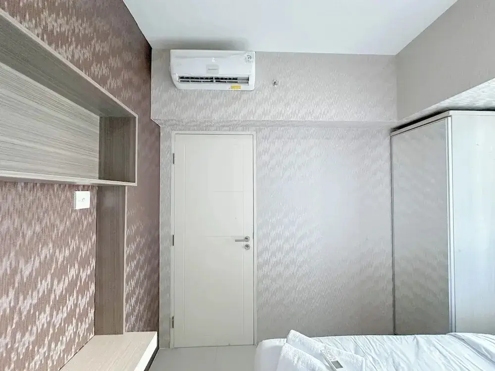 Сурабая: Cozy Stay 2BR at Tanglin Supermall Mansion Apartment