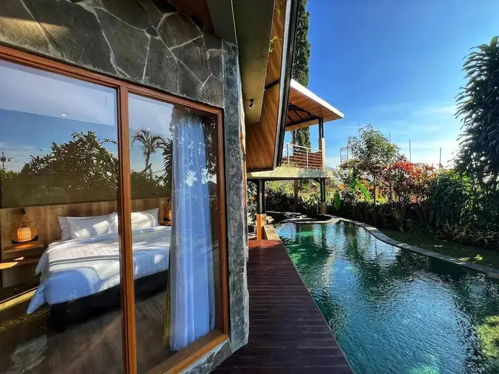 Бату: Villa 4-BR Klub Bunga No. 10 Batu Malang